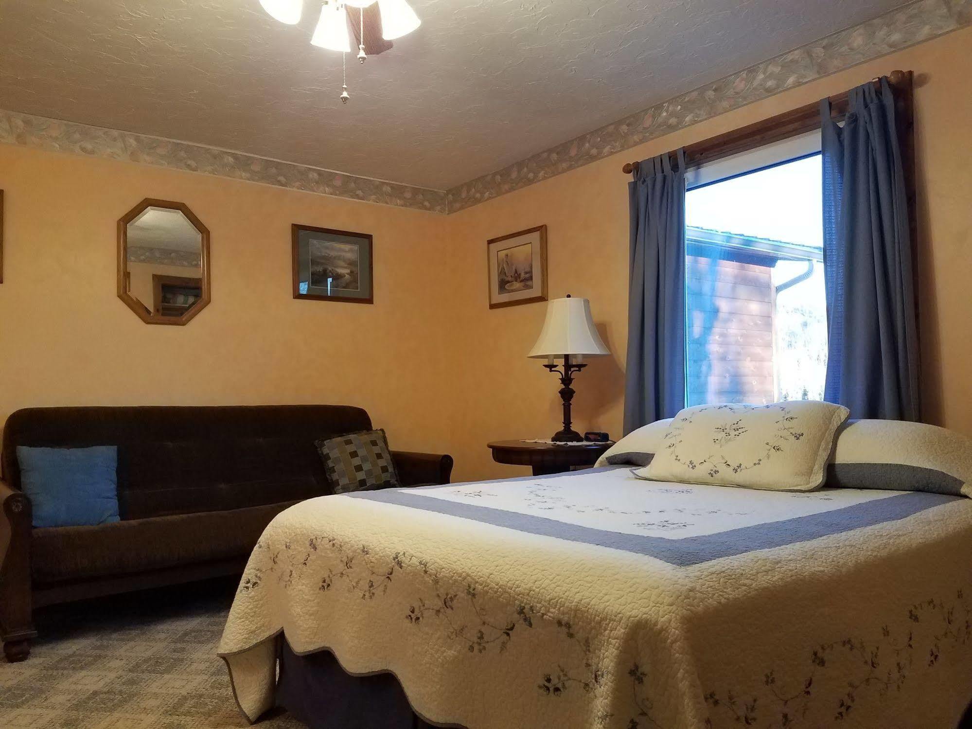 Denali Touch Of Wilderness B&B Хили Экстерьер фото
