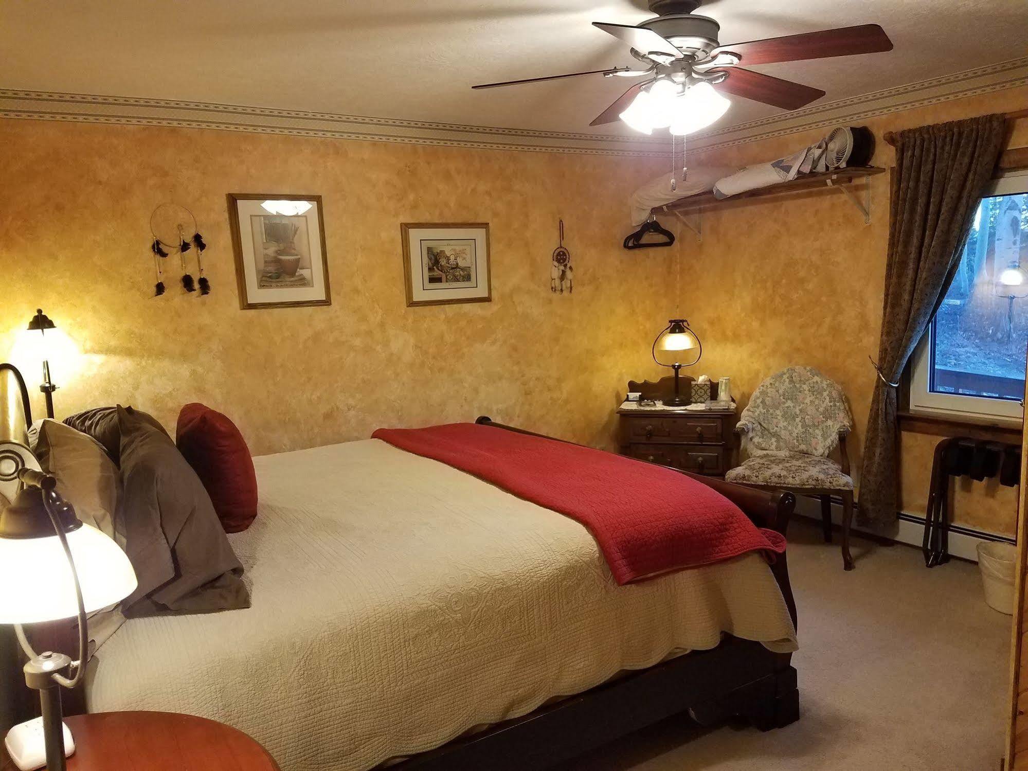 Denali Touch Of Wilderness B&B Хили Экстерьер фото